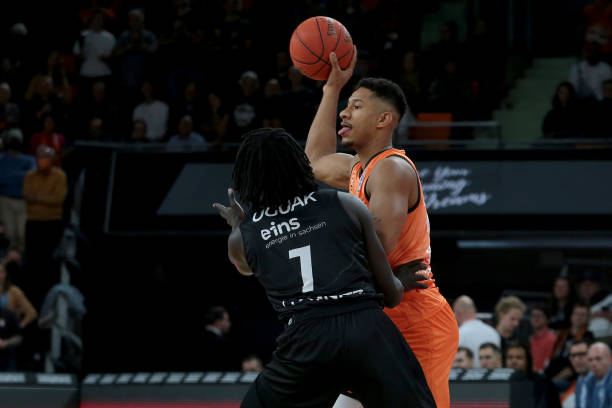 防守不仅仅 防守不仅仅