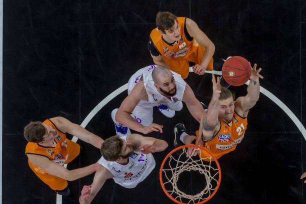 冲击力造成 冲击力造成